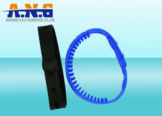Long Range up to 8 Meters Waterproof Soft RFID UHF Silicone Wristband