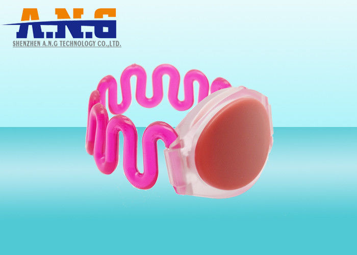 Waterproof Plastic UHF Rfid Wristbands for SPA , High Temperature Resisted